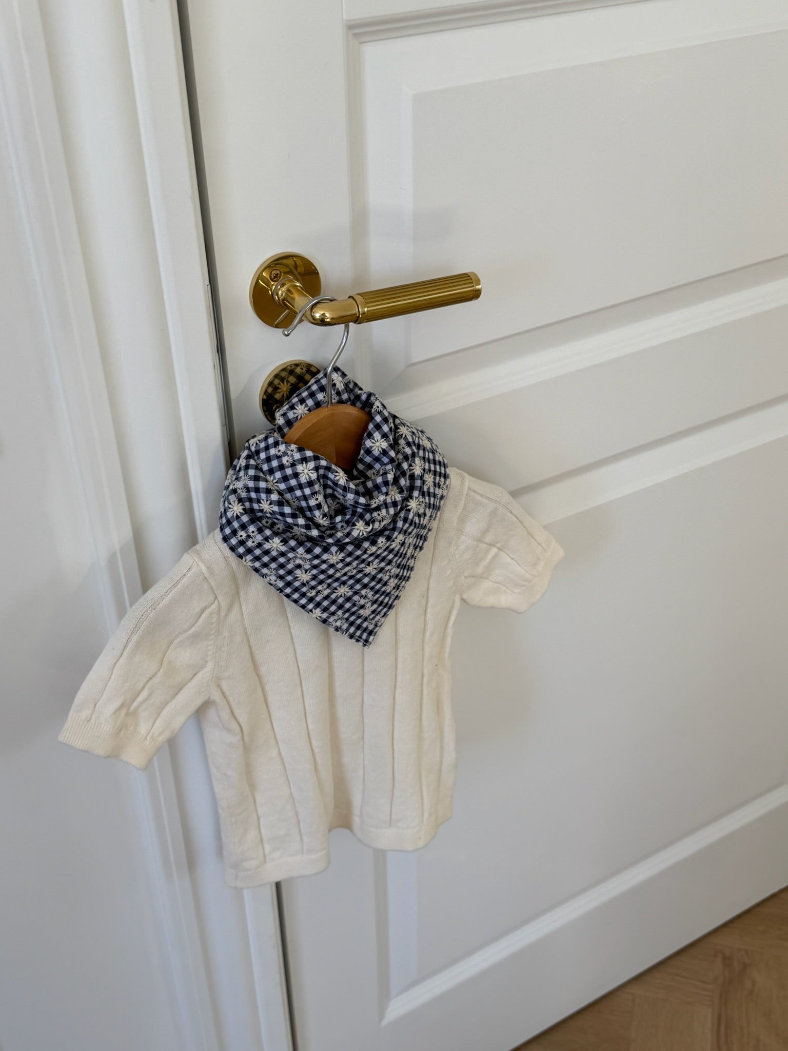 BRODERI ANGLAISE TØRKLÆDE