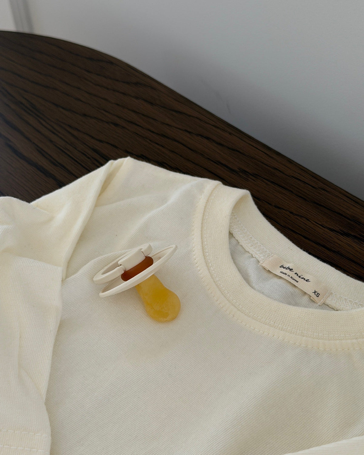 CREAM LONG-SLEEVE BASIC TOP