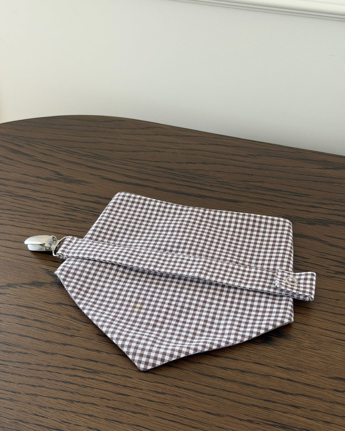 CHOCOLATE BIB