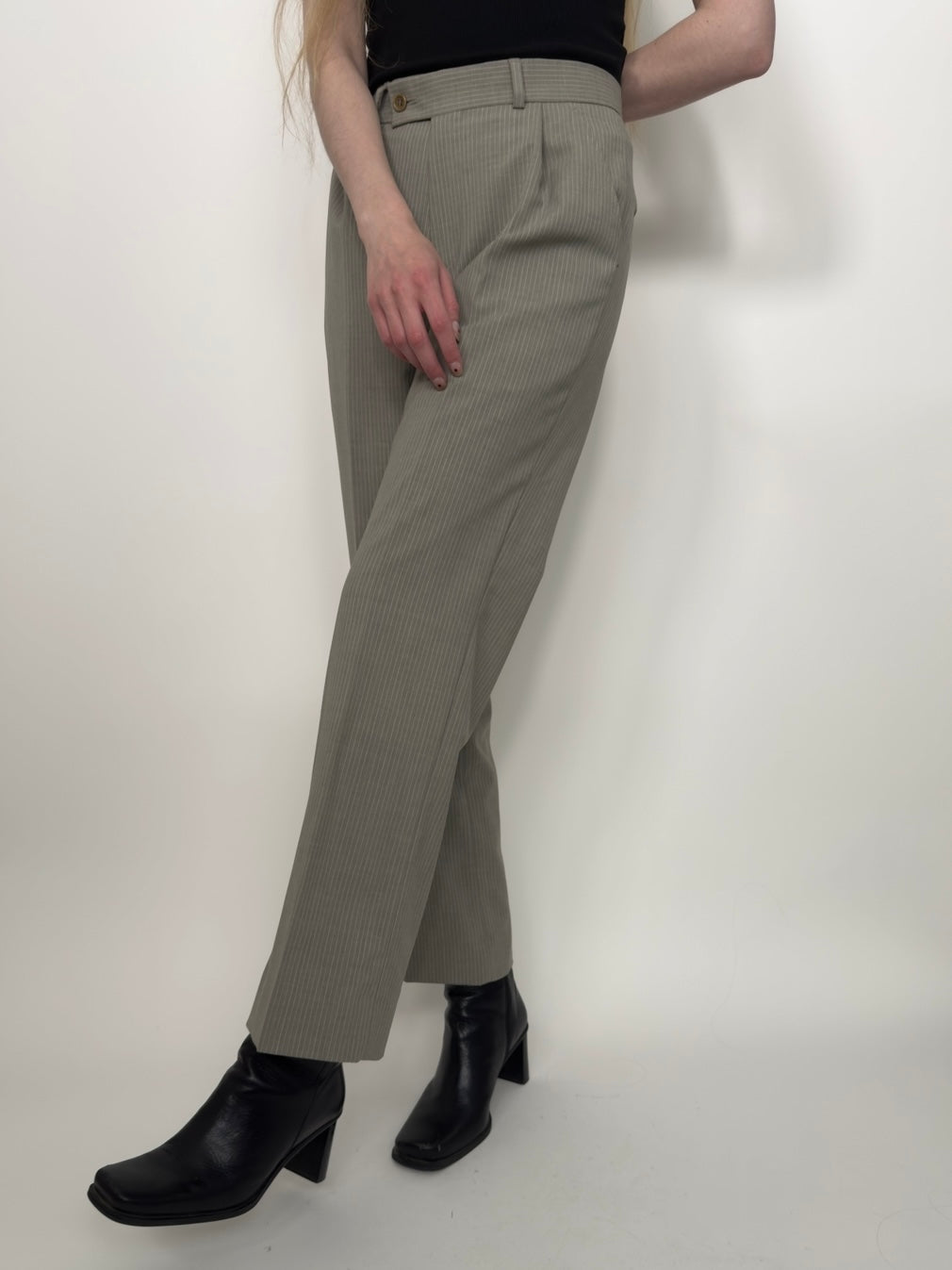 Pleated Pinstripe Trousers str. 34
