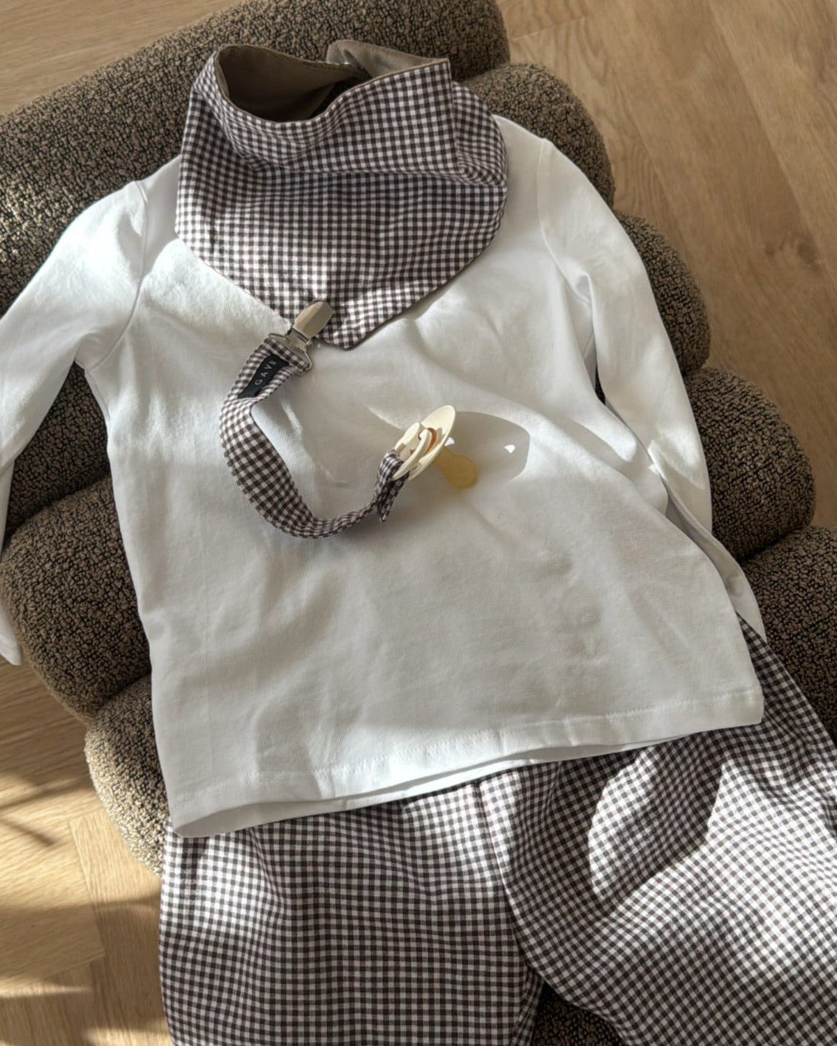 CHOCOLATE DUMMY CLIP