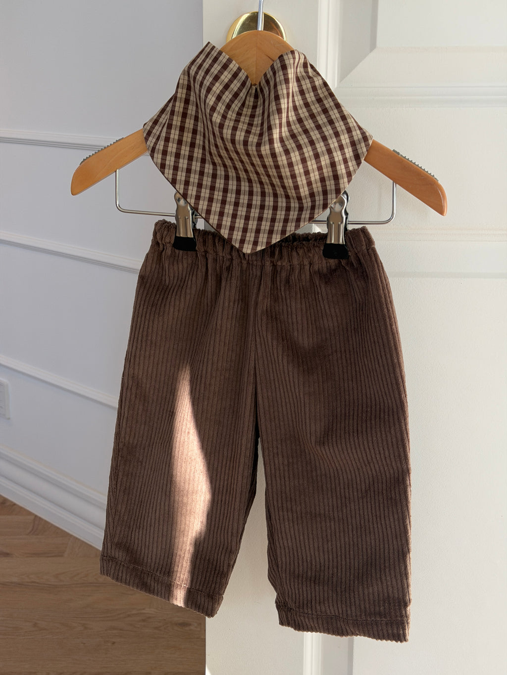 LATTE VELVET TROUSERS
