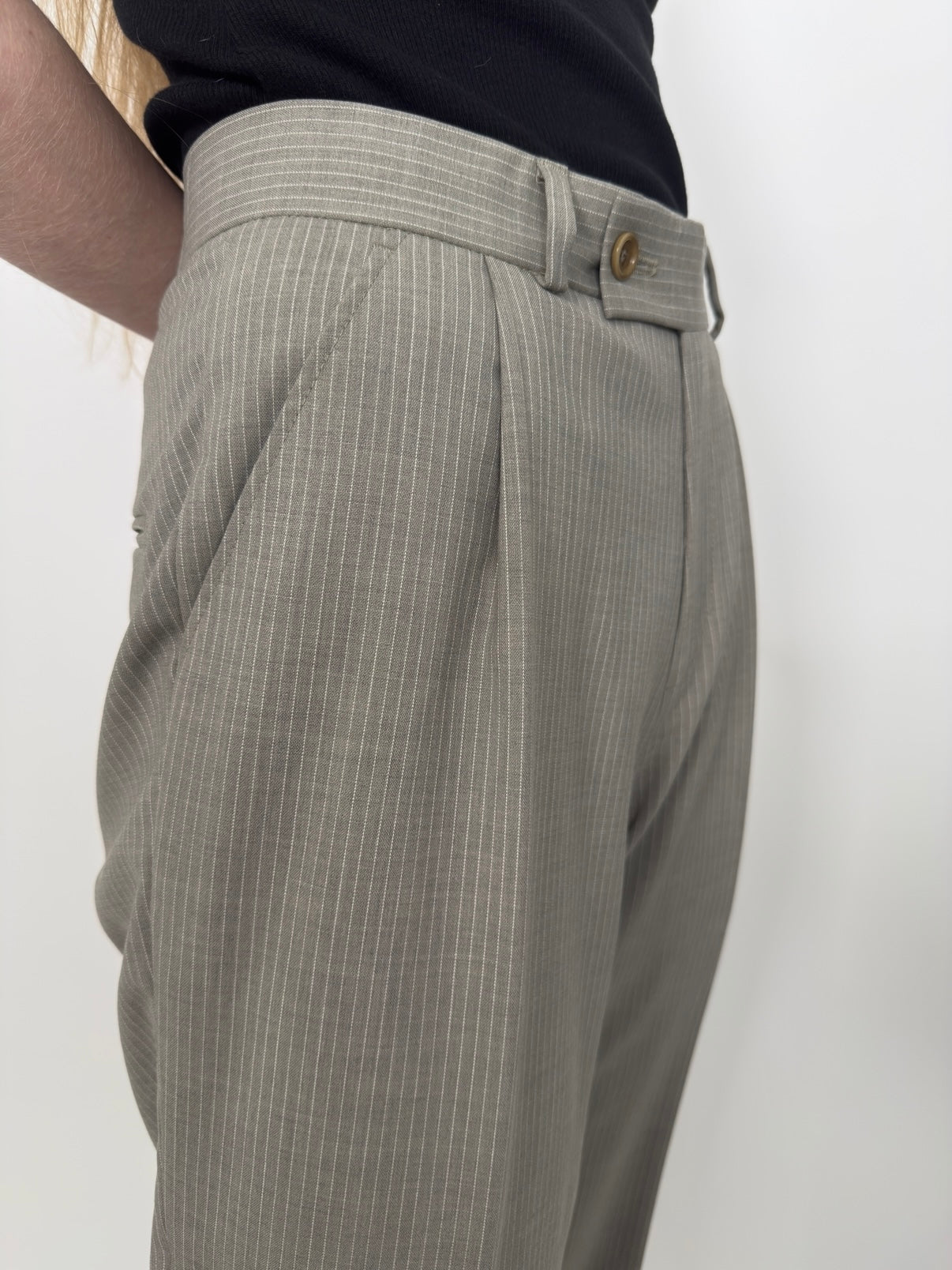 Pleated Pinstripe Trousers str. 34