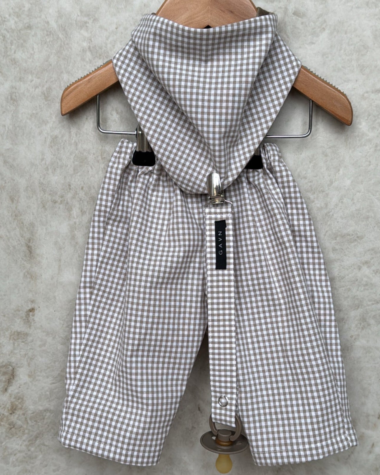 FLAT WHITE BIB