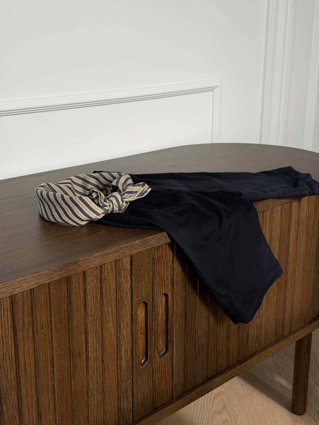 MARINE & CAPRI SET – TROUSERS & SCARF