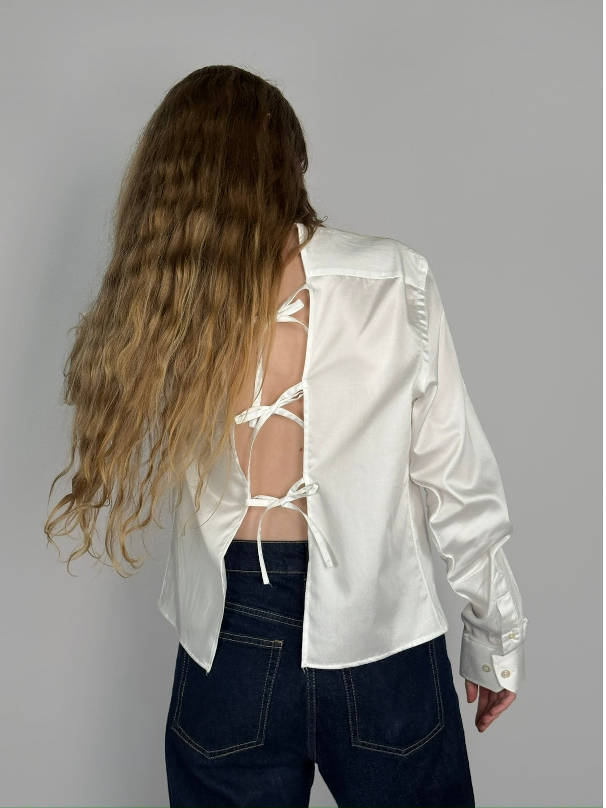 White Open Back Shirt str. S/M
