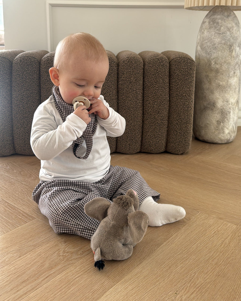 CHOCOLATE DUMMY CLIP
