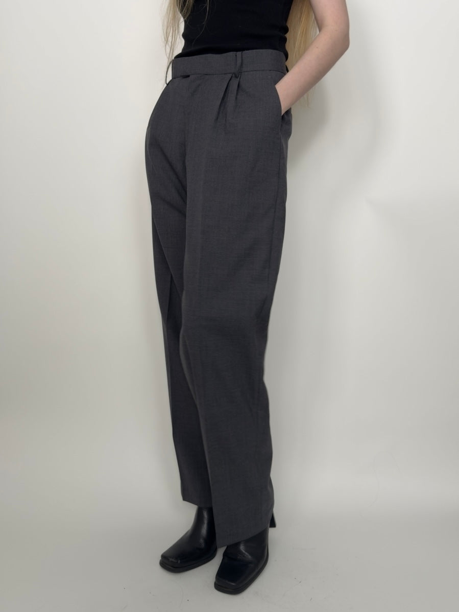 Grey Double Pleated Trousers str. 36