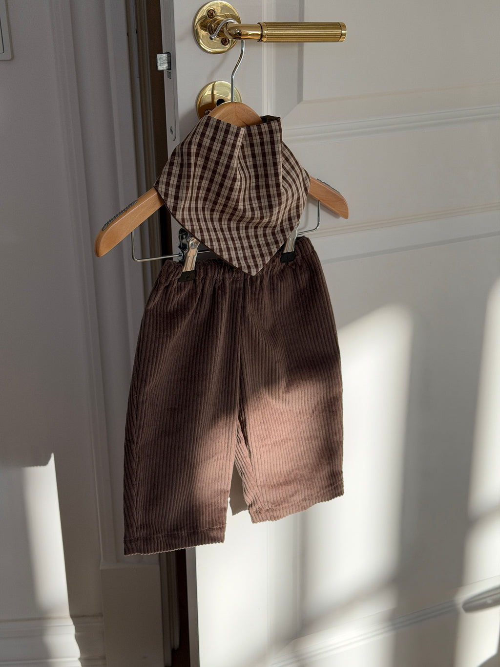 LATTE VELVET TROUSERS