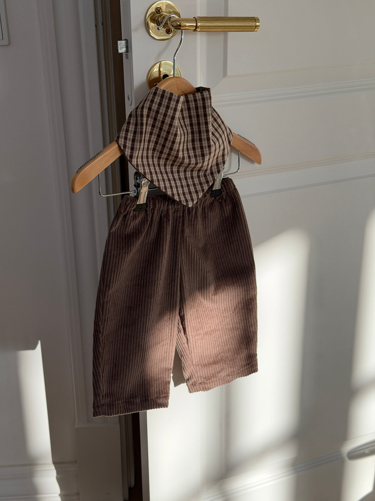LATTE VELVET TROUSERS