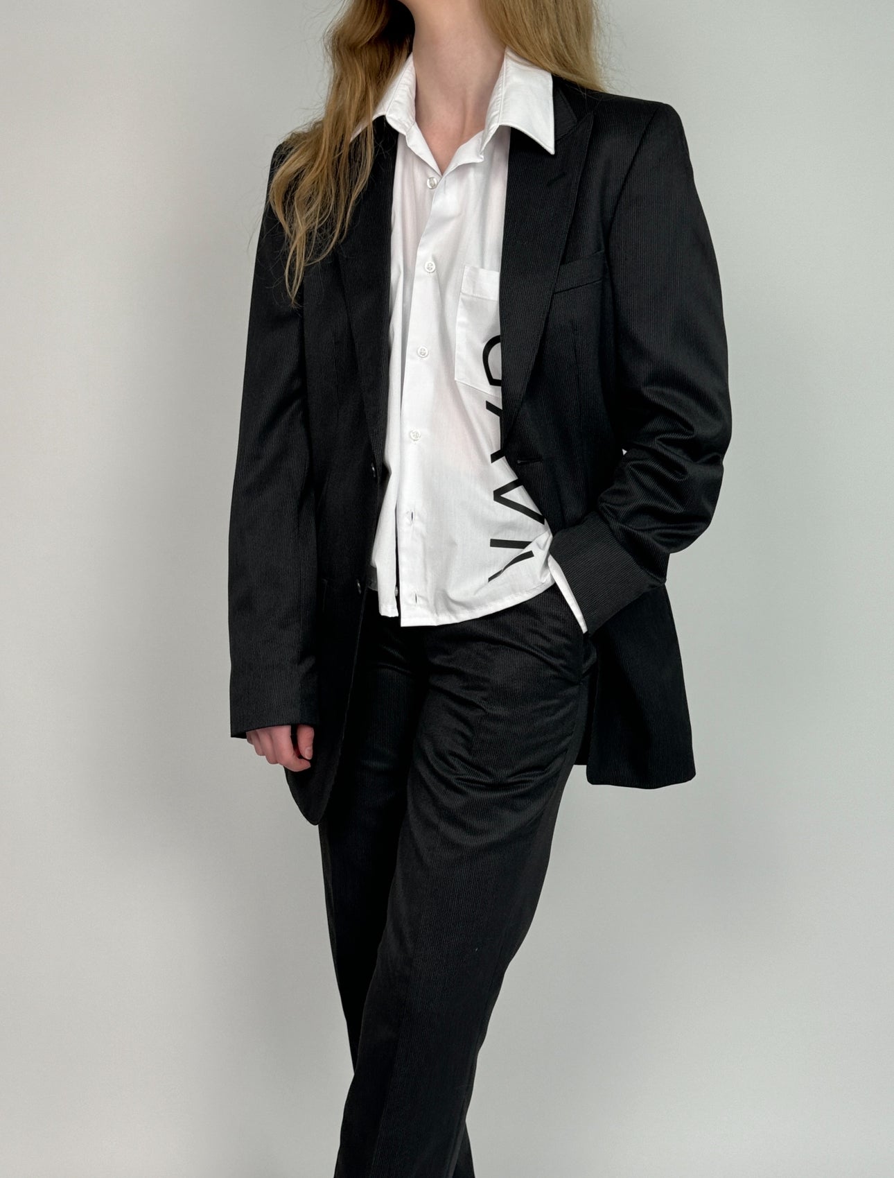 Black Pinstriped Suit str. 38