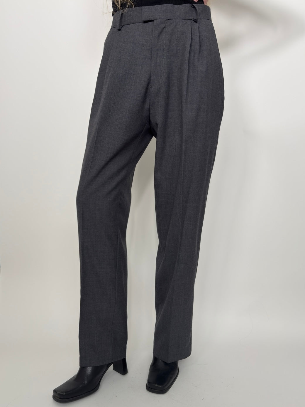 Grey Double Pleated Trousers str. 36