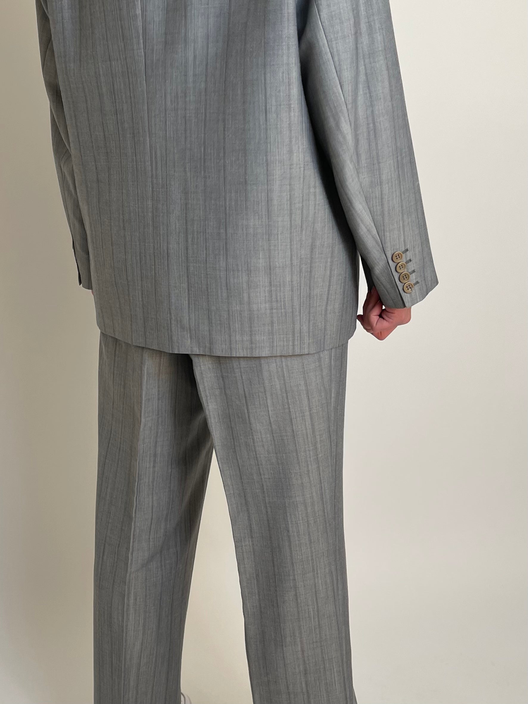 Grey Wool Blend Suit str. 44