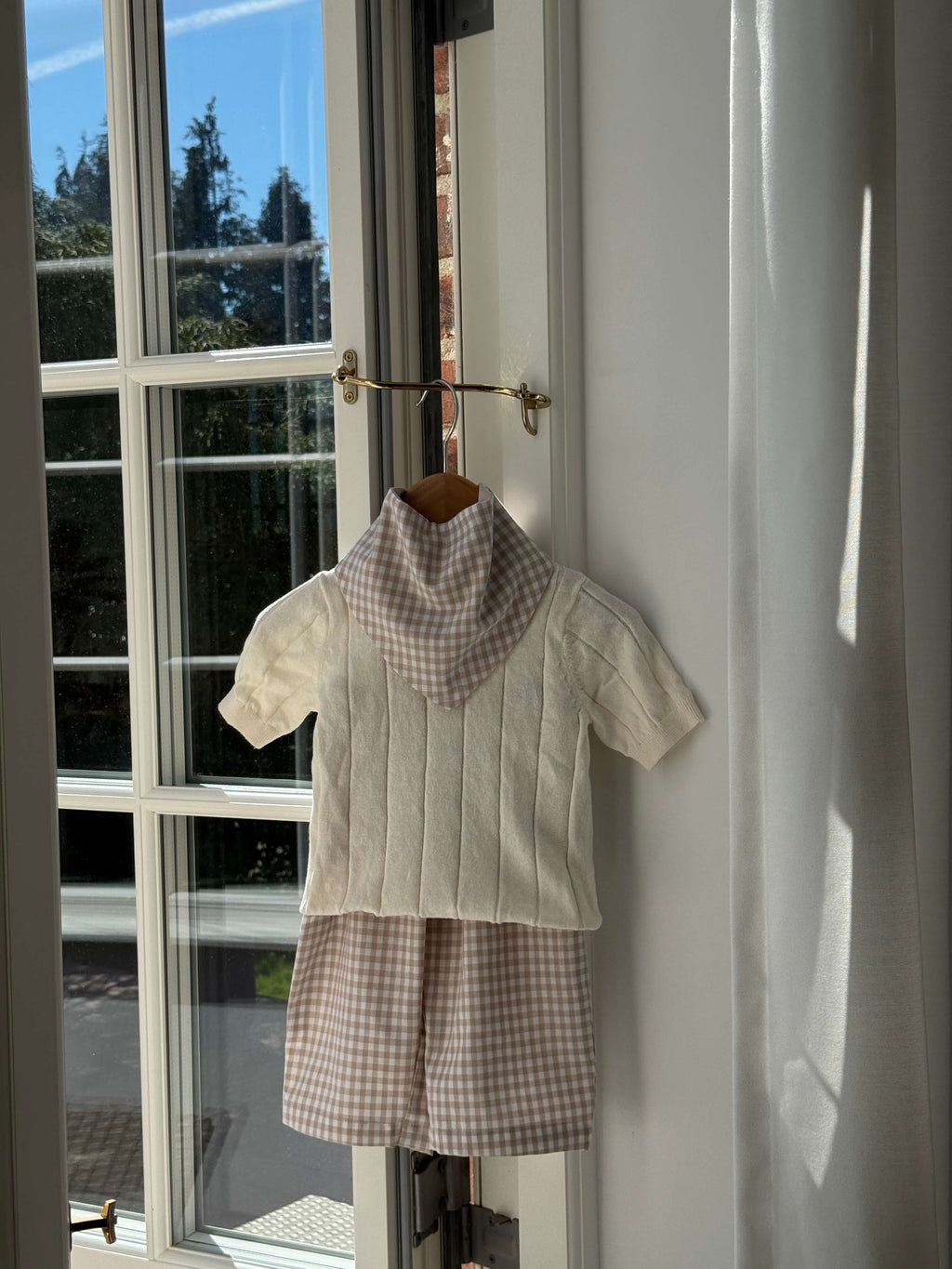 BEIGE TERNEDE BUKSER