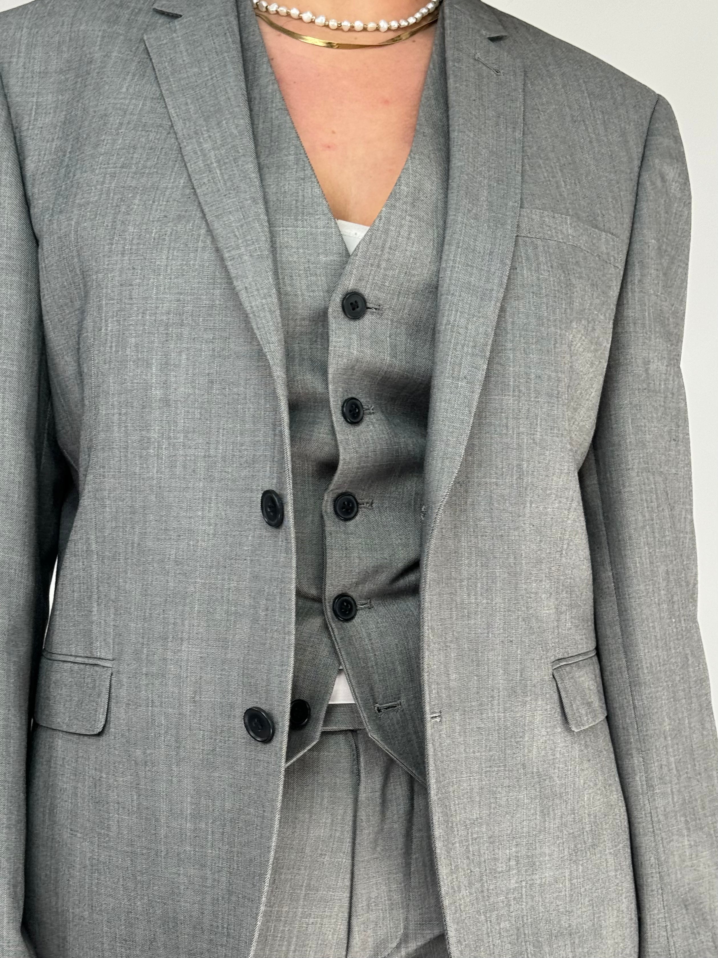 Grey Suit With Waistcoat str. 42