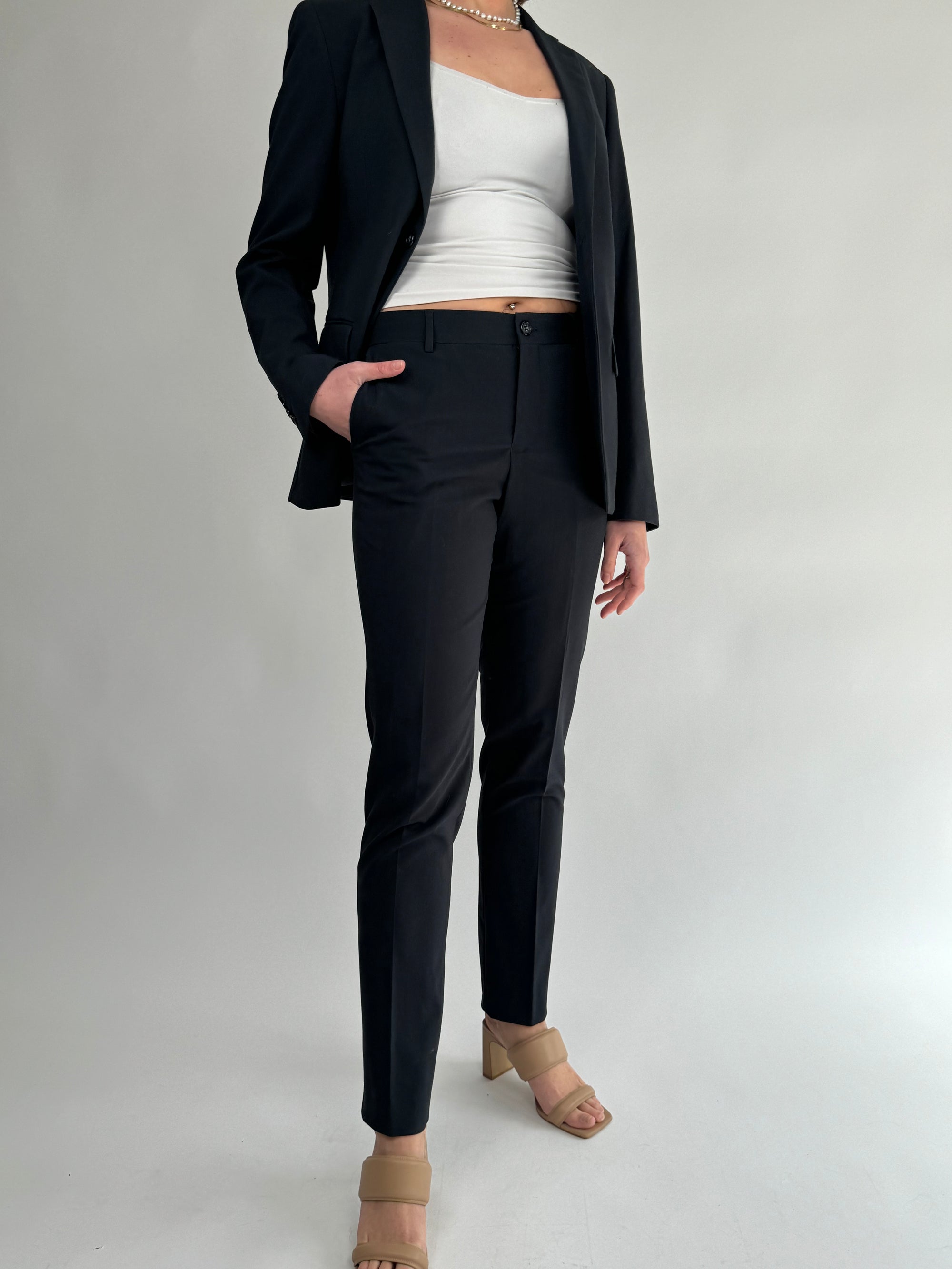 Black Slim suit str. 42