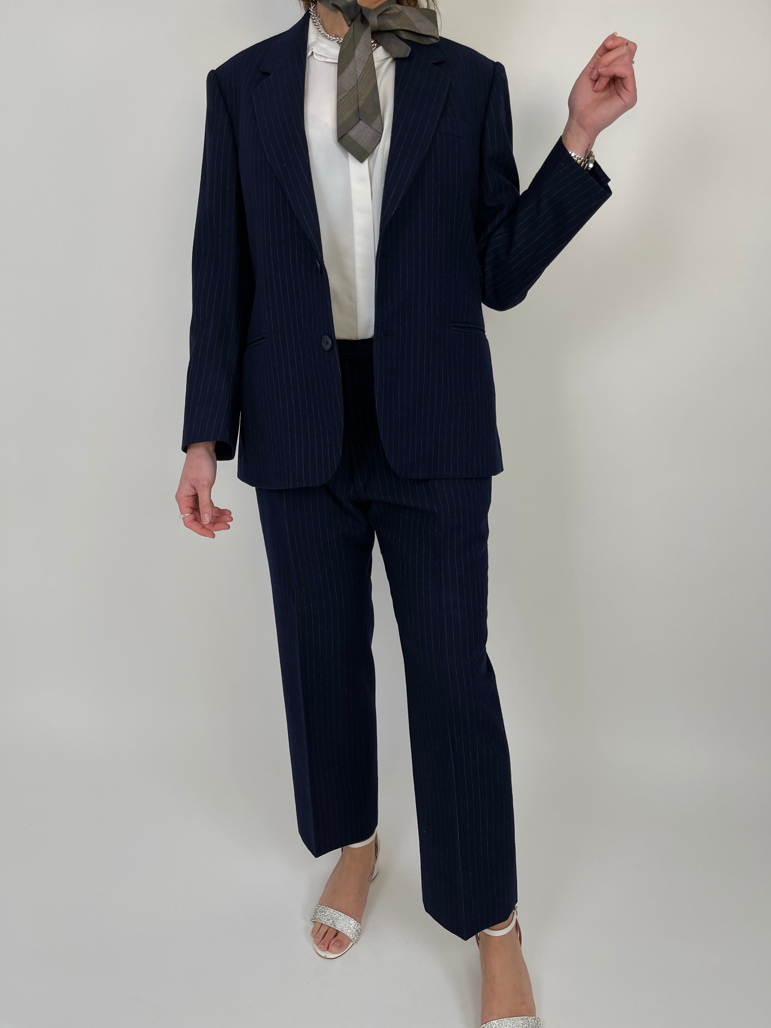 Dark Blue Wool Suit str. 44