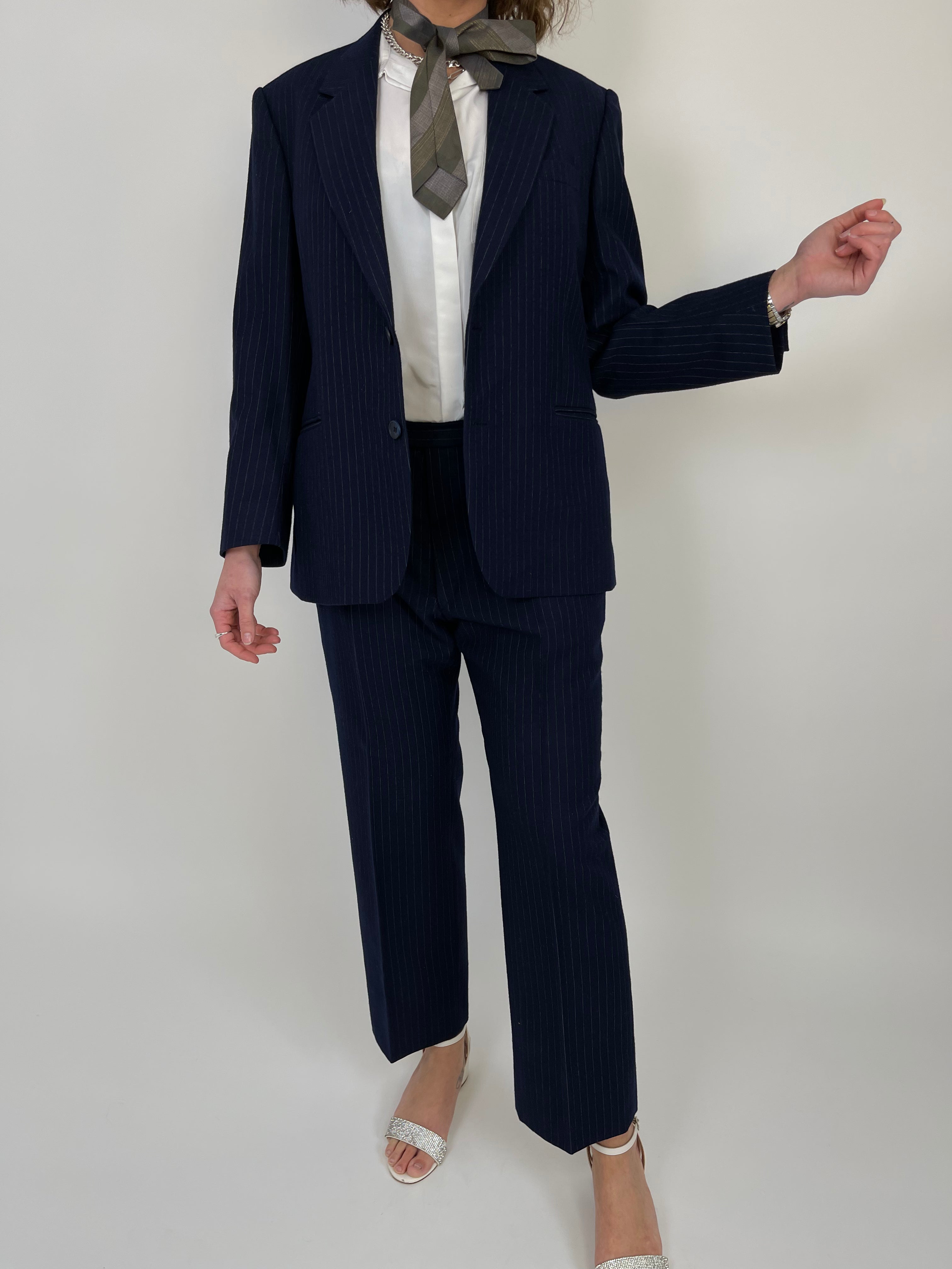 Dark Blue Wool Suit str. 44